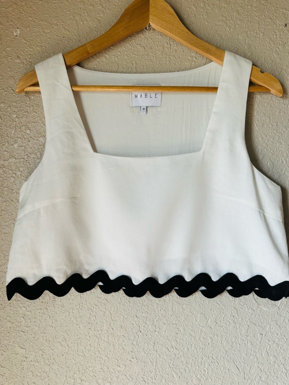 MABLE White Cropped Scalloped Tank with Black Wave Hem